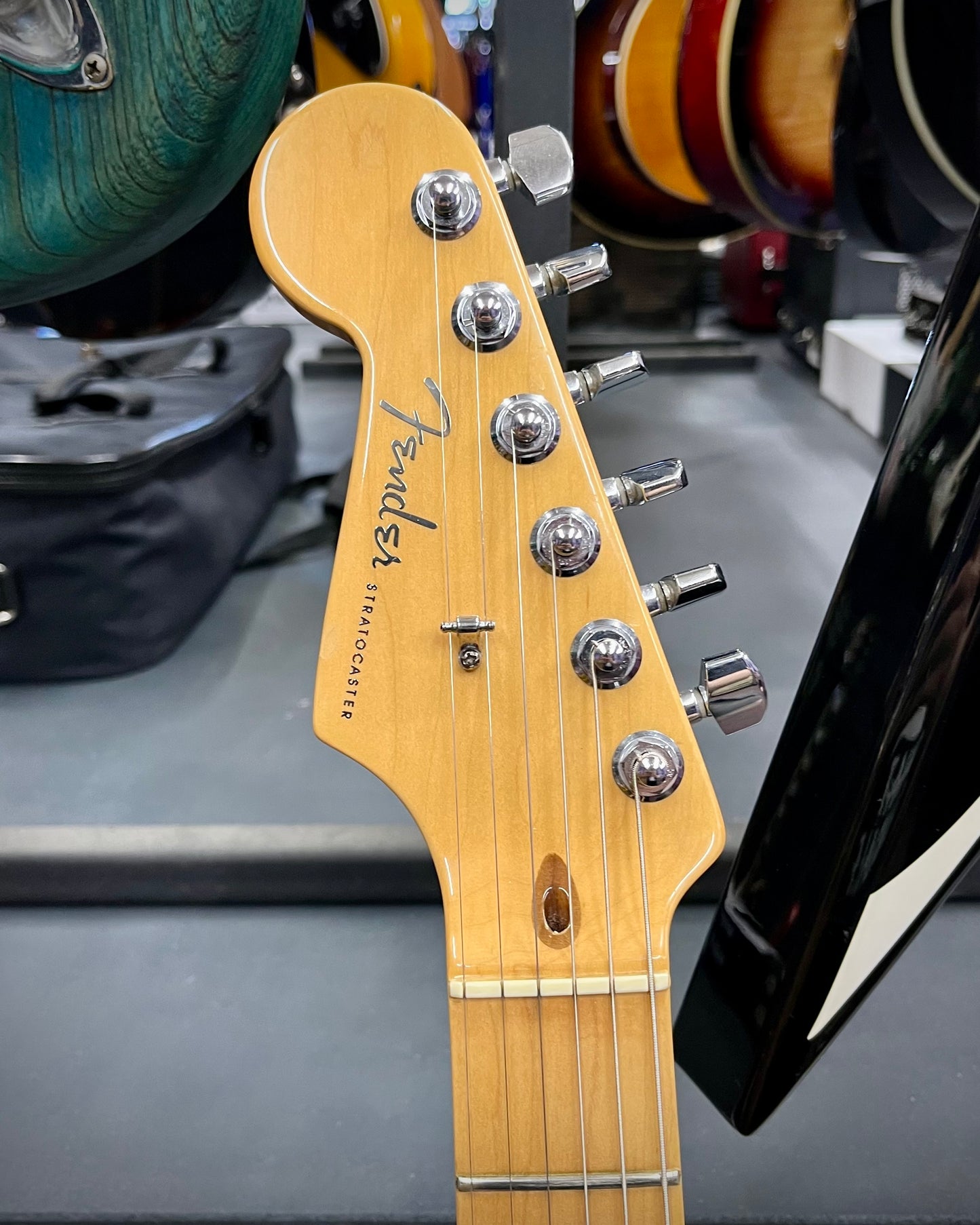 Fender USA Stratocaster - Vintage White (DZ0261559)