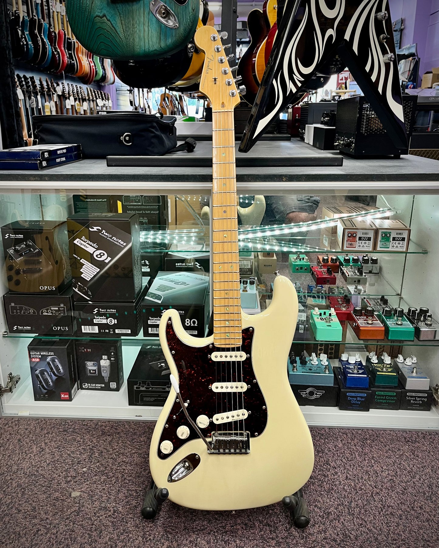 Fender USA Stratocaster - Vintage White (DZ0261559)