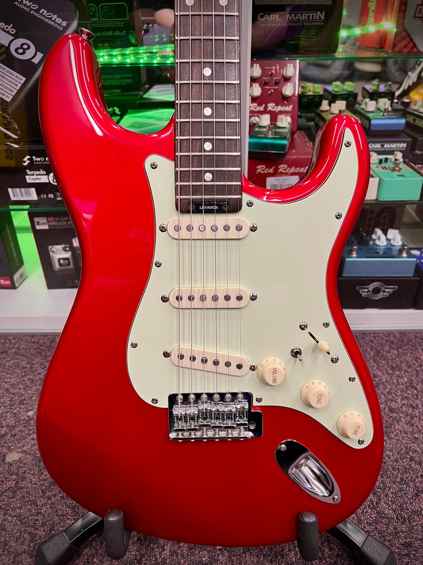 Levinson Blade Texas Standard Pro - Candy Apple Red