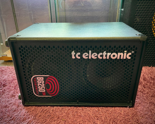 TC Electronic BG250 208 Bass Combo