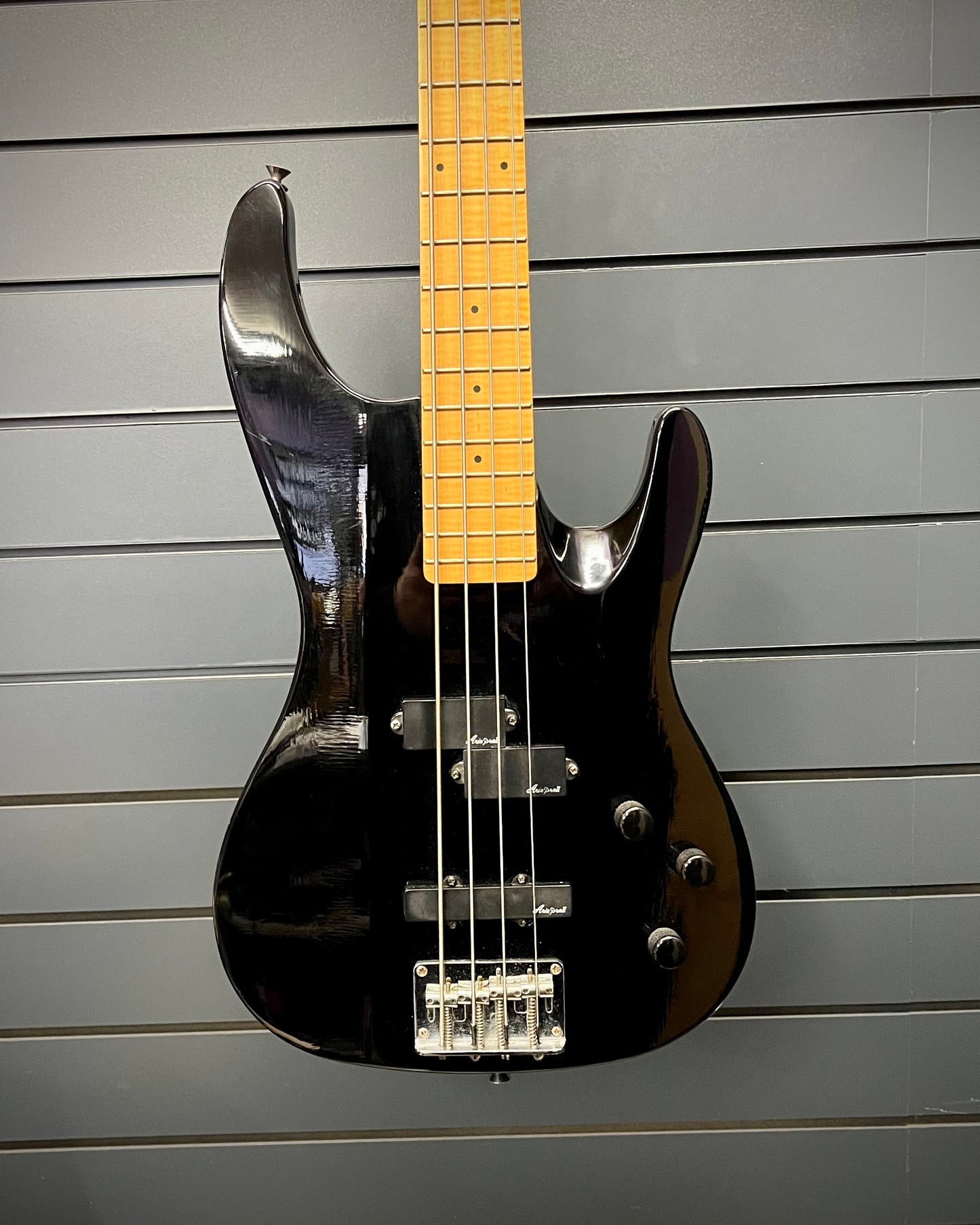 Aria Pro II Magna Series Bass - Black