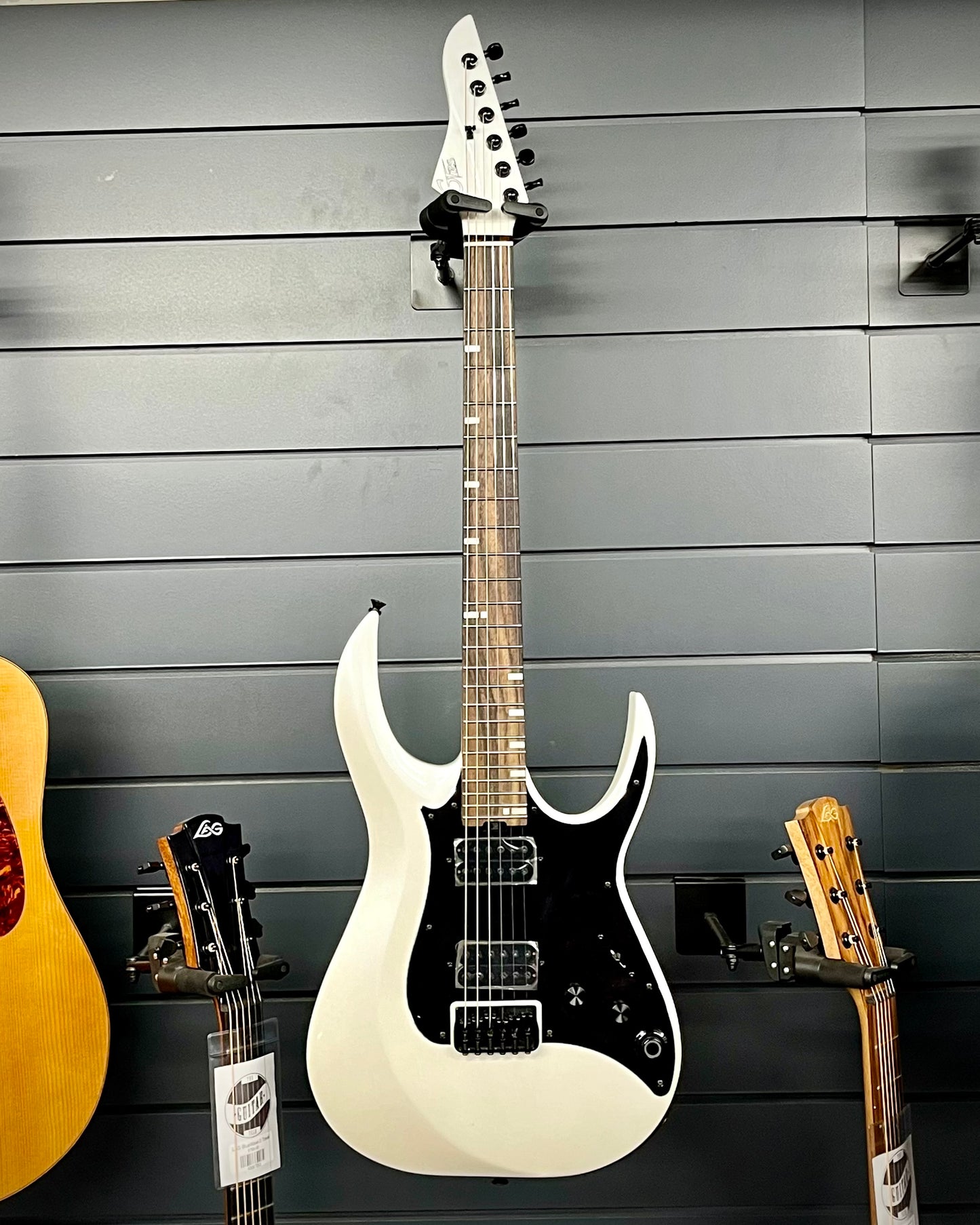 Mooer GTRS Modern M800 - Pearl White