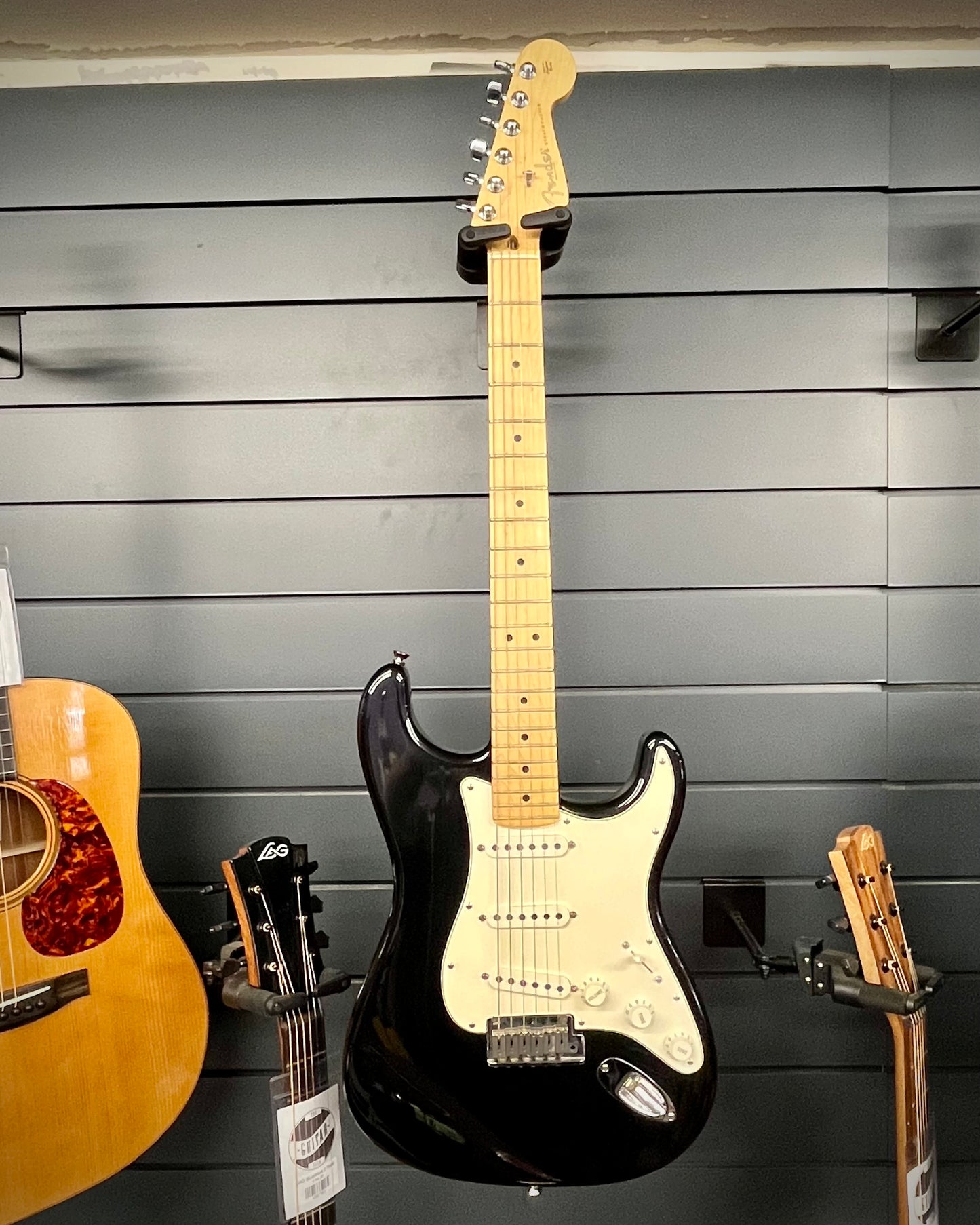 Fender 2004 American Standard Stratocaster - Black (#Z4032955)